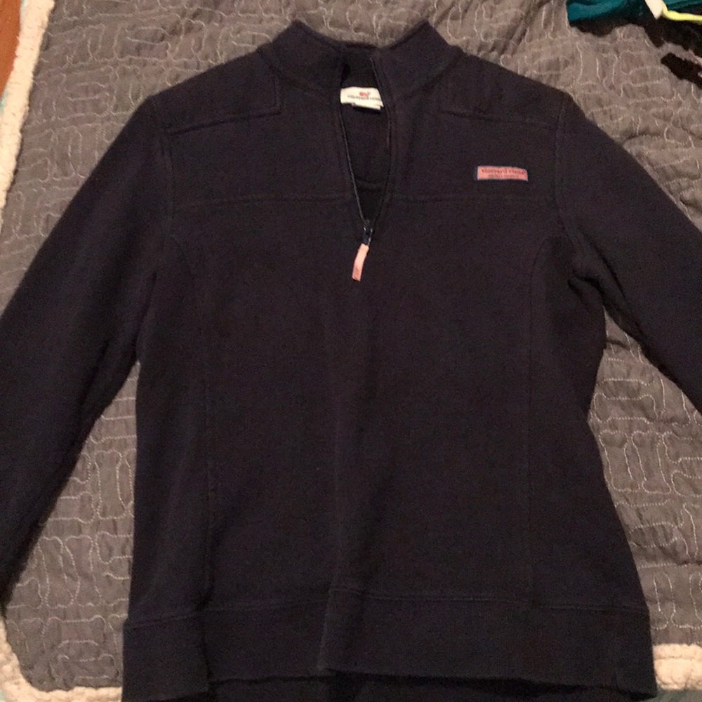 Vineyard vines navy shep shirt.